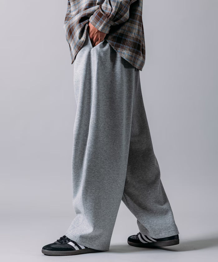 Wide Silhouette Bonding Barrel Leg Sweatpants 【Limited Edition】