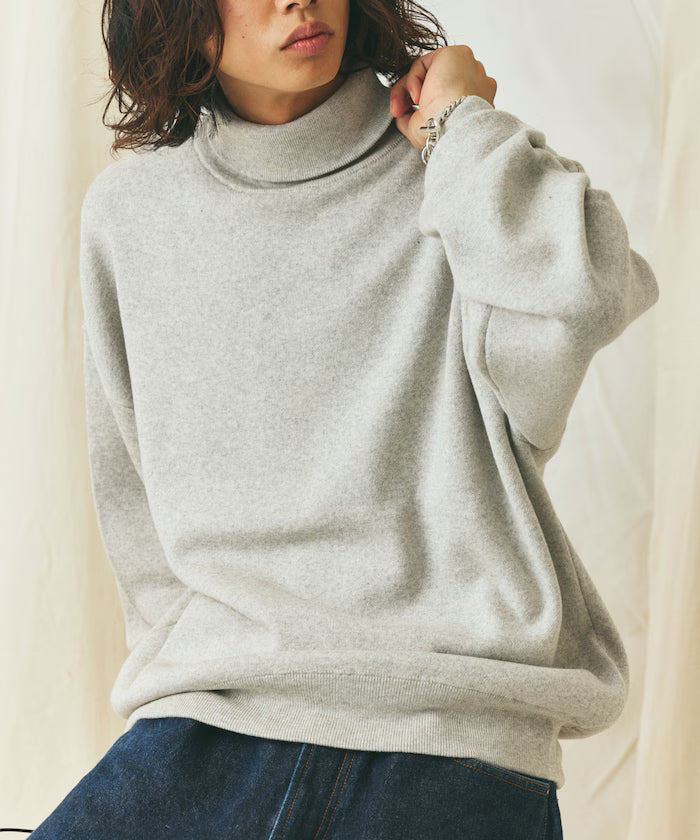 Relax Fit Sweat-Like Turtleneck Knit 【Limited Edition】