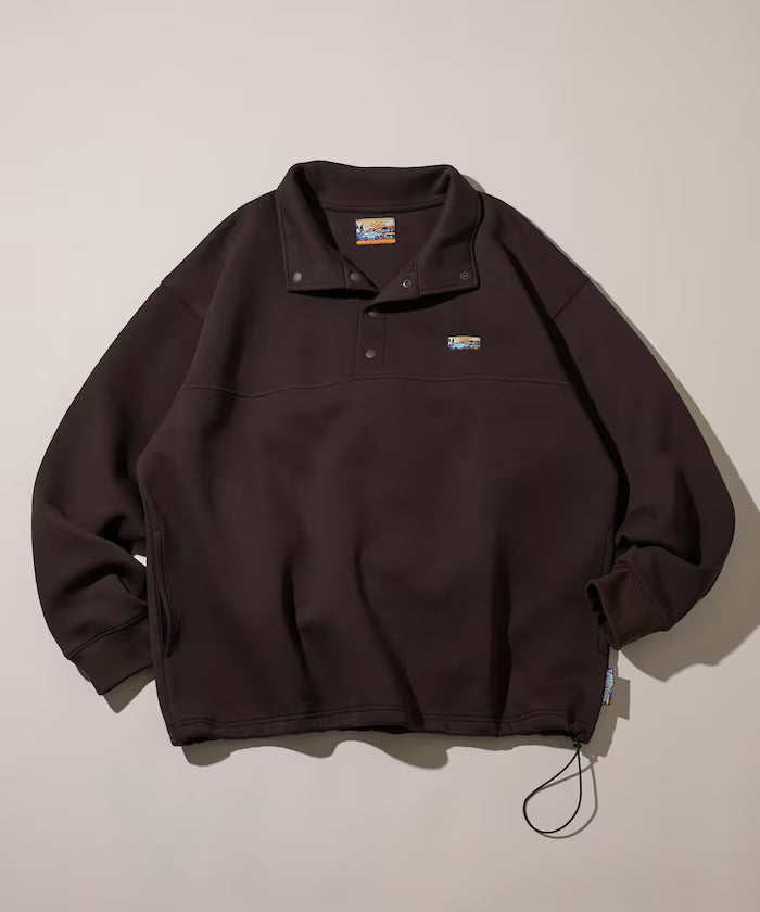 Big Silhouette Spindle Cardboard One Point Logo Snap Button Sweat