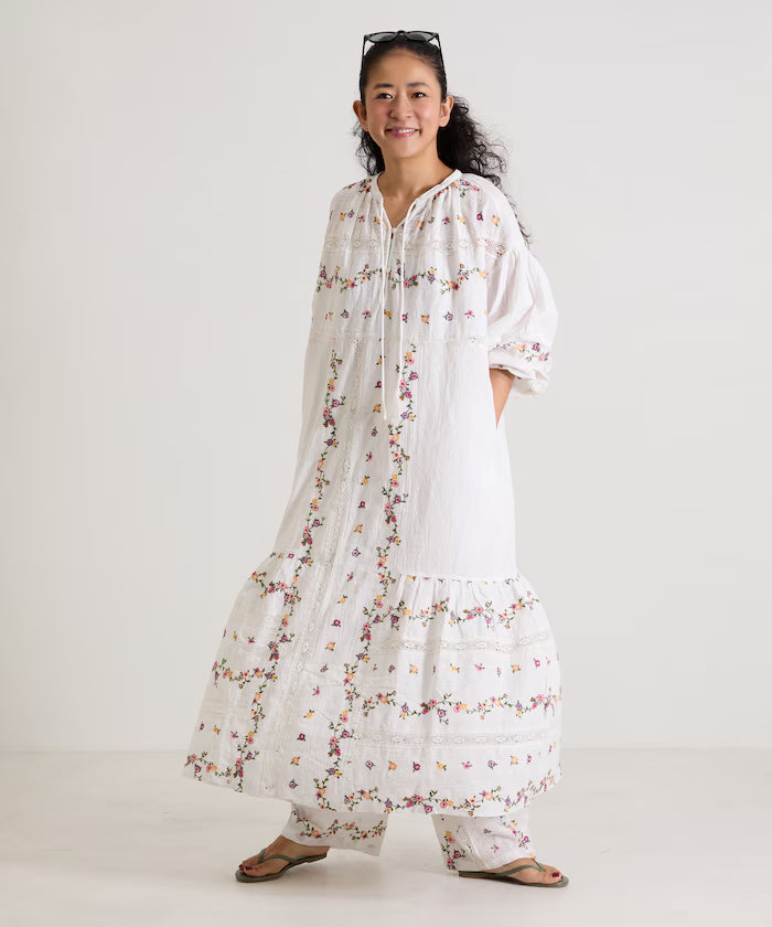 Dobby Floral Embroidery x Lace Dress