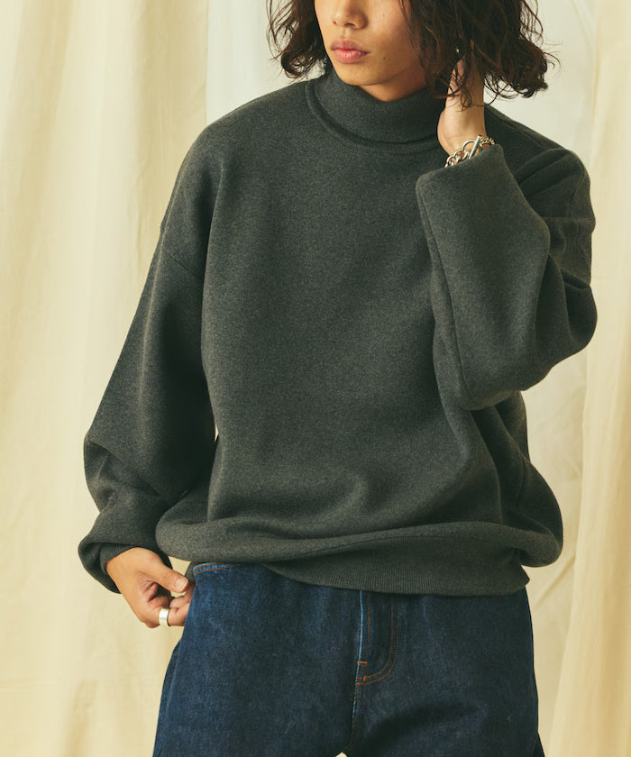 Relax Fit Sweat-Like Turtleneck Knit 【Limited Edition】