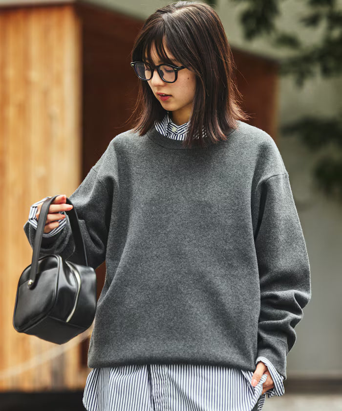 Sweat-like Crew Neck Knit