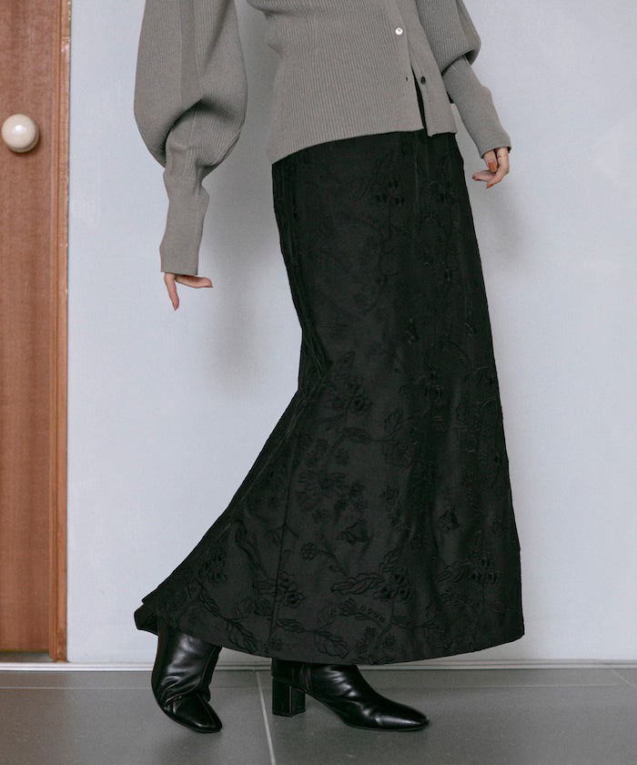 Flower Embroidery I-Line Easy Skirt - Black