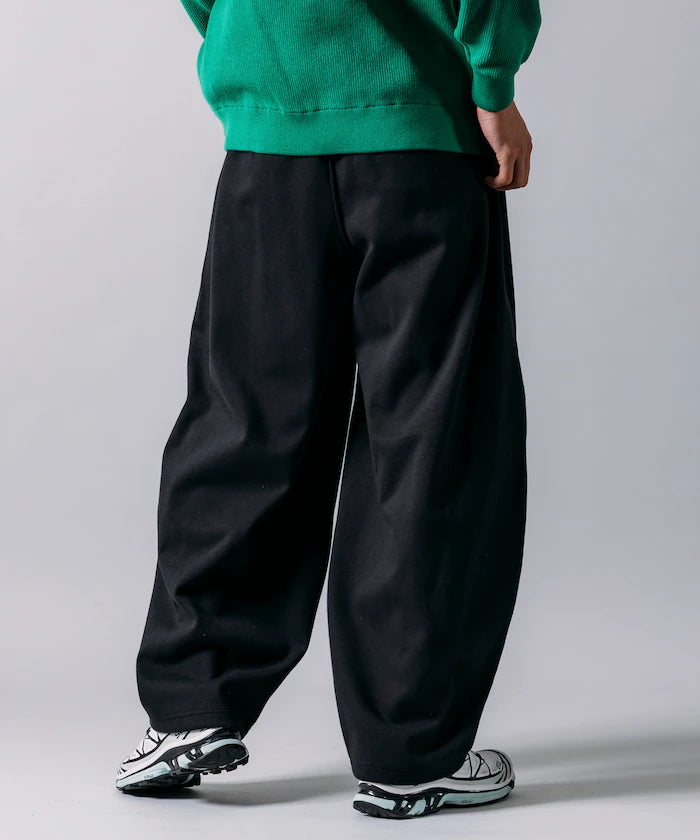 Wide Silhouette Bonding Barrel Leg Sweatpants 【Limited Edition】