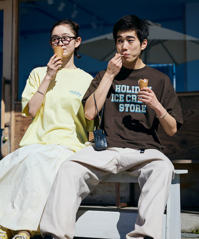 HOLIDAY ICECREAM×FREAK'S STORE Limited Edition Big Silhouette College Print Crew Neck T-Shirt