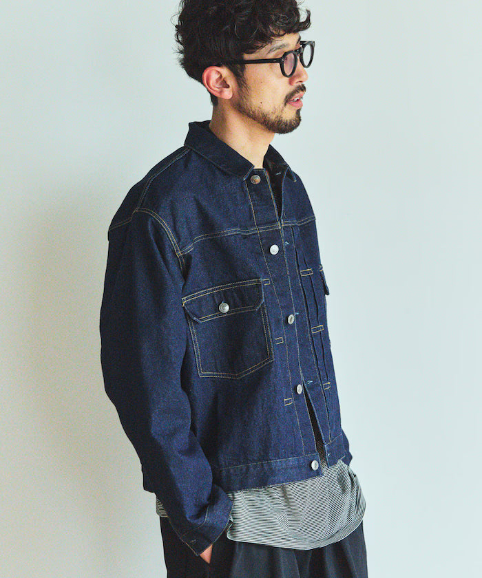 Short-Length Relaxed Denim Trucker Jacket