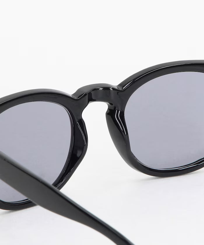 Wellington-type fashion glasses