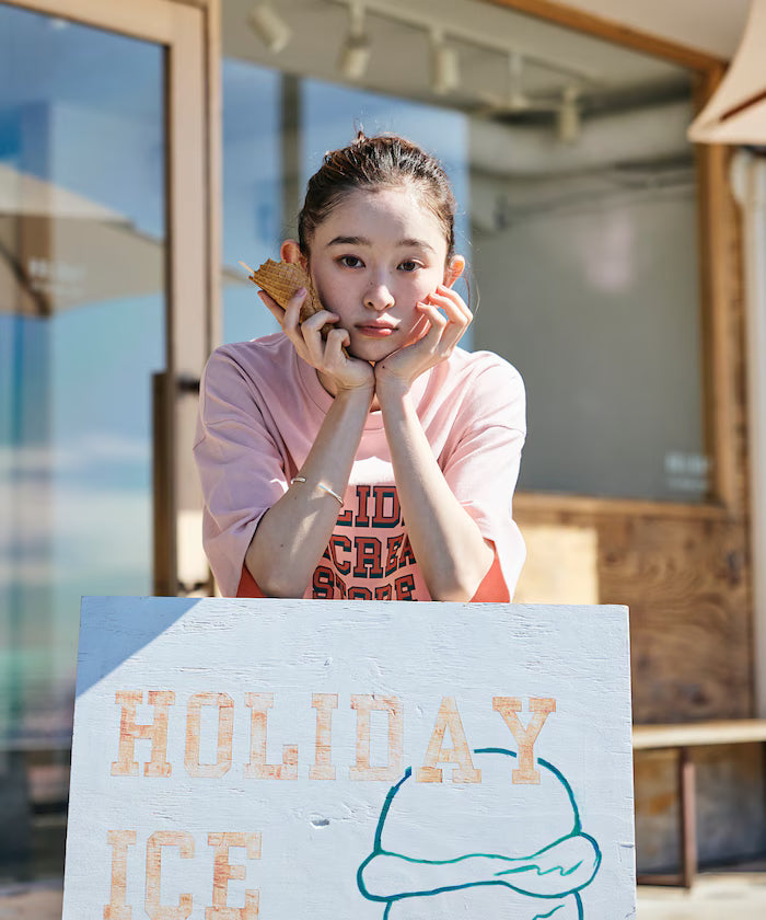 HOLIDAY ICECREAM×FREAK'S STORE Limited Edition Big Silhouette College Print Crew Neck T-Shirt