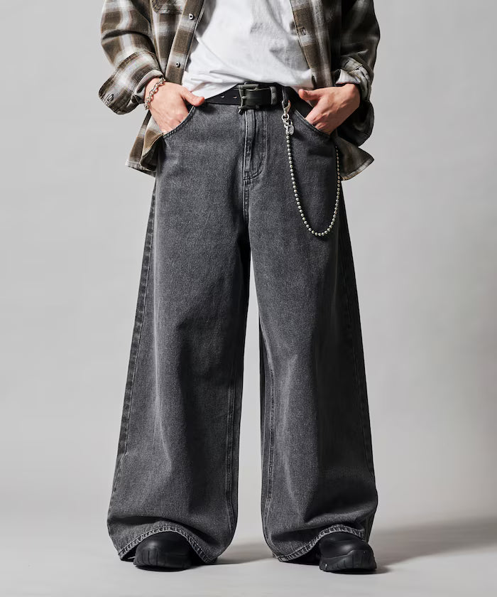 Wide Flare Silhouette Denim Pants [Limited Edition]