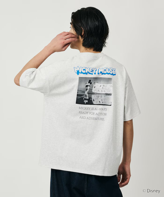 DISNEY/Mickey Mouse/Monochrome Back Print Crew Neck T-Shirt/Scene [Limited Edition] - Ash Gray