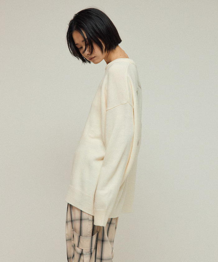 Sweat-like Lettered Knit / Jacquard Knit
