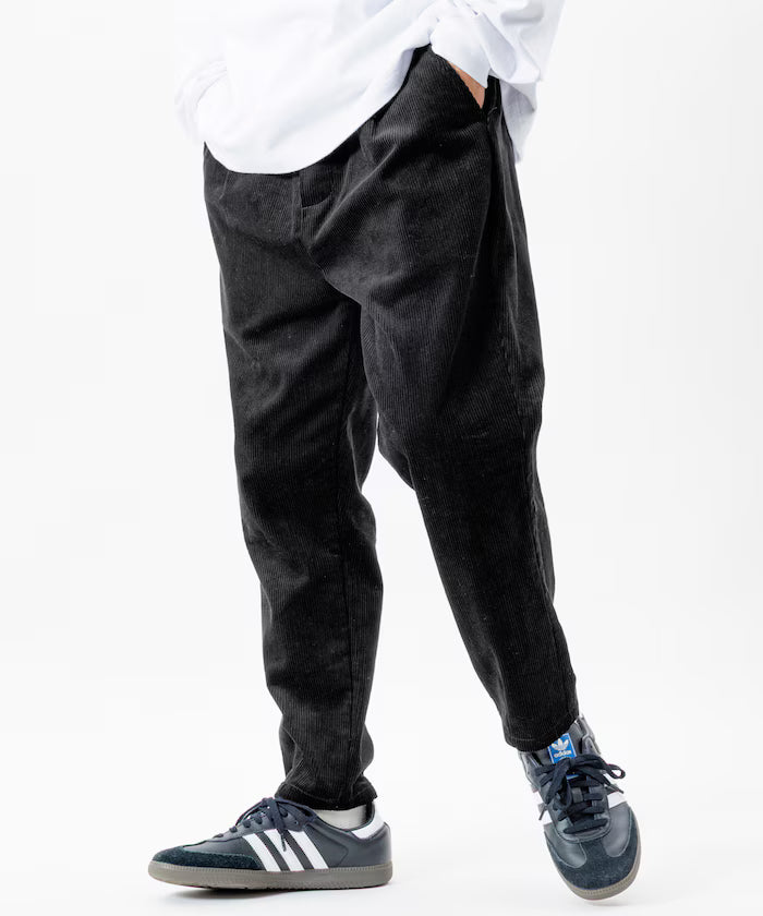 Basic Silhouette Corduroy Easy Pants 【Limited Edition】 - Black