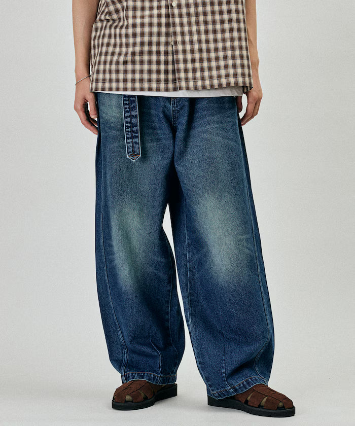 BELTED WIDE DENIM