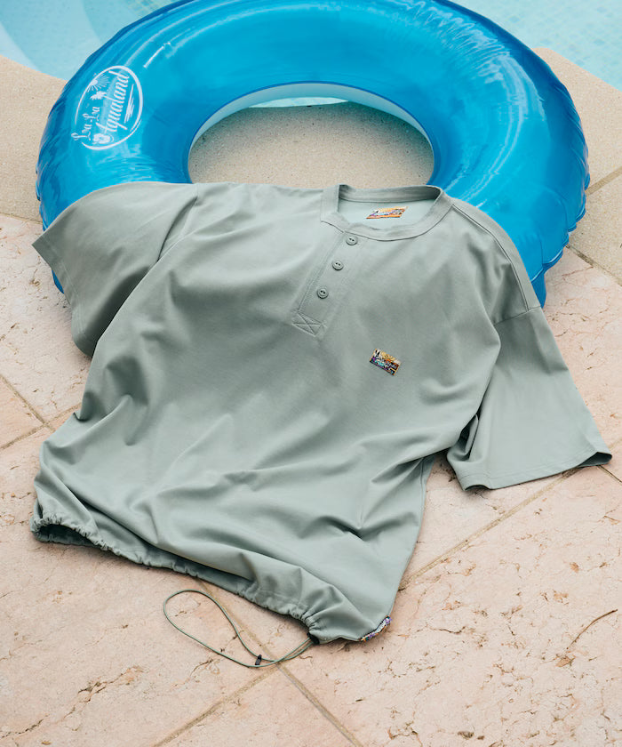 FREAK'S STORE for BEACH & FES Relax Fit One Point Logo Spindle Henley Neck T-Shirt