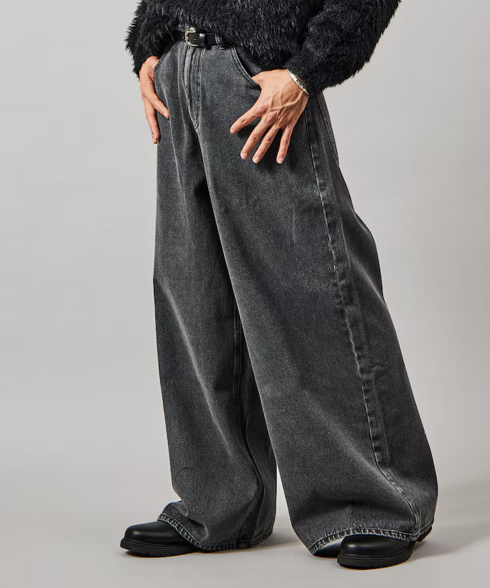 Wide Flare Silhouette Denim Pants [Limited Edition]