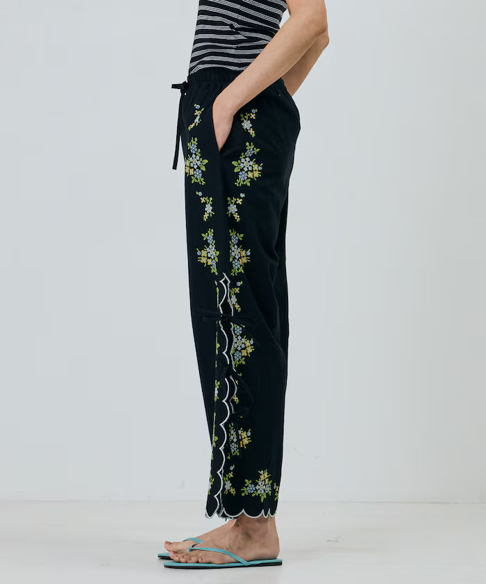 India Scallop Floral Embroidery Pants