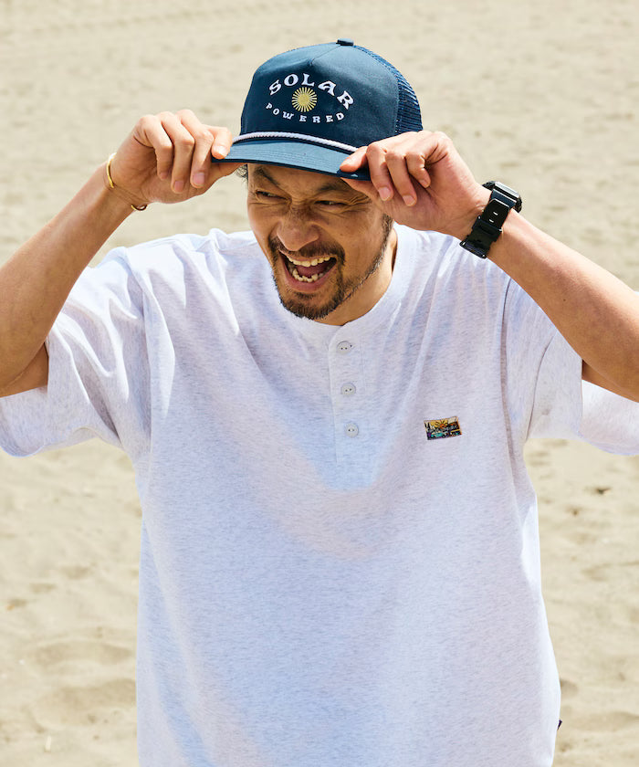 FREAK'S STORE for BEACH & FES Relax Fit One Point Logo Spindle Henley Neck T-Shirt