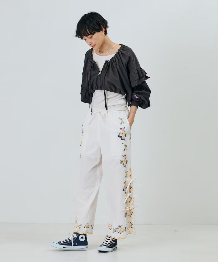 India Scallop Floral Embroidery Pants