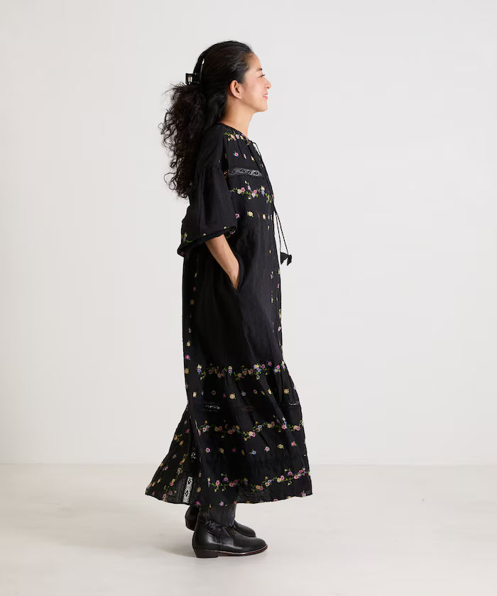 Dobby Floral Embroidery x Lace Dress