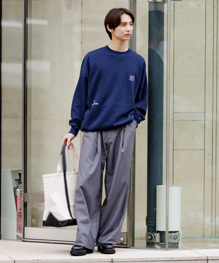 Big silhouette one-point embroidery back print hem code crew neck sweatshirt 【limited edition】