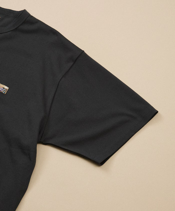 FREAK'S STORE for BEACH & FES Relax Fit One Point Logo Spindle Henley Neck T-Shirt