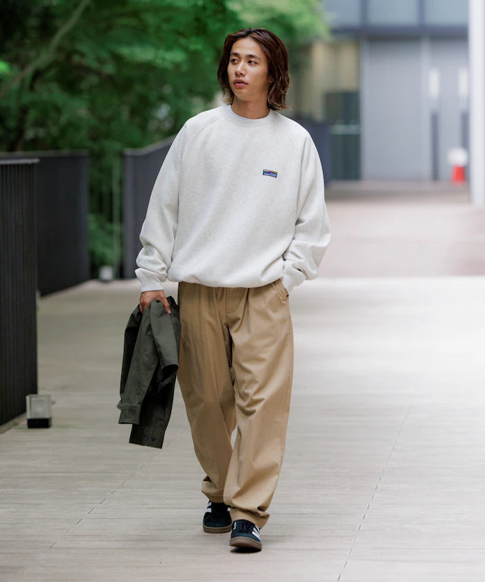 Big Silhouette One Point Logo Raglan Sleeve Spindle Sweatshirt [Limited Edition]