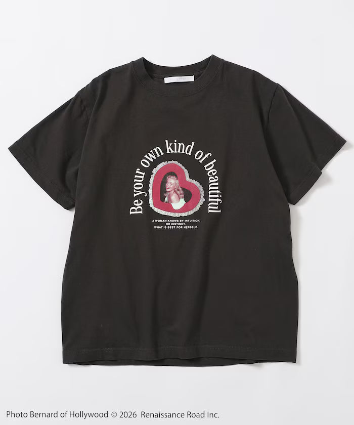 Marilyn Monroe Short Sleeve Heart Photo T-Shirt