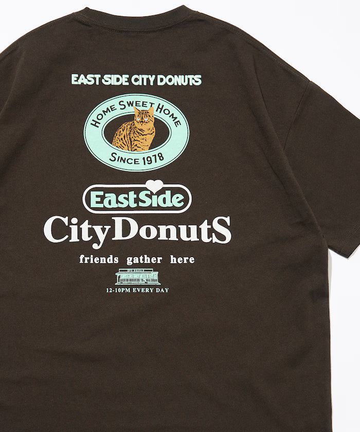 Big Silhouette Back Print Crew Neck T-Shirt / City Dounuts CAT [Limited Edition] - Brown