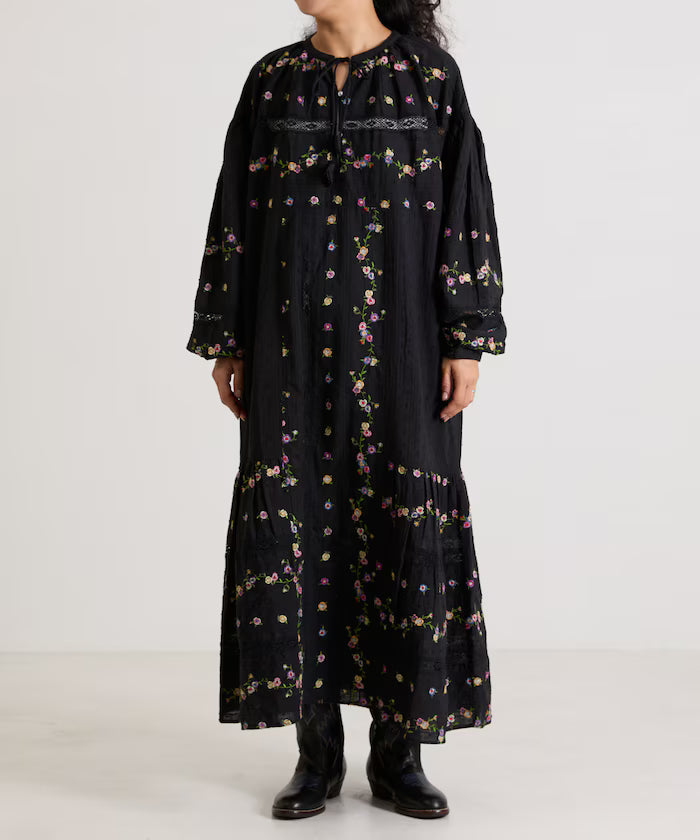Dobby Floral Embroidery x Lace Dress