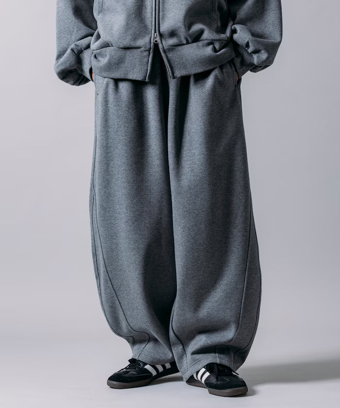 Wide Silhouette Bonding Barrel Leg Sweatpants 【Limited Edition】