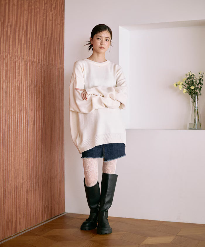 Sweat-like Lettered Knit / Jacquard Knit