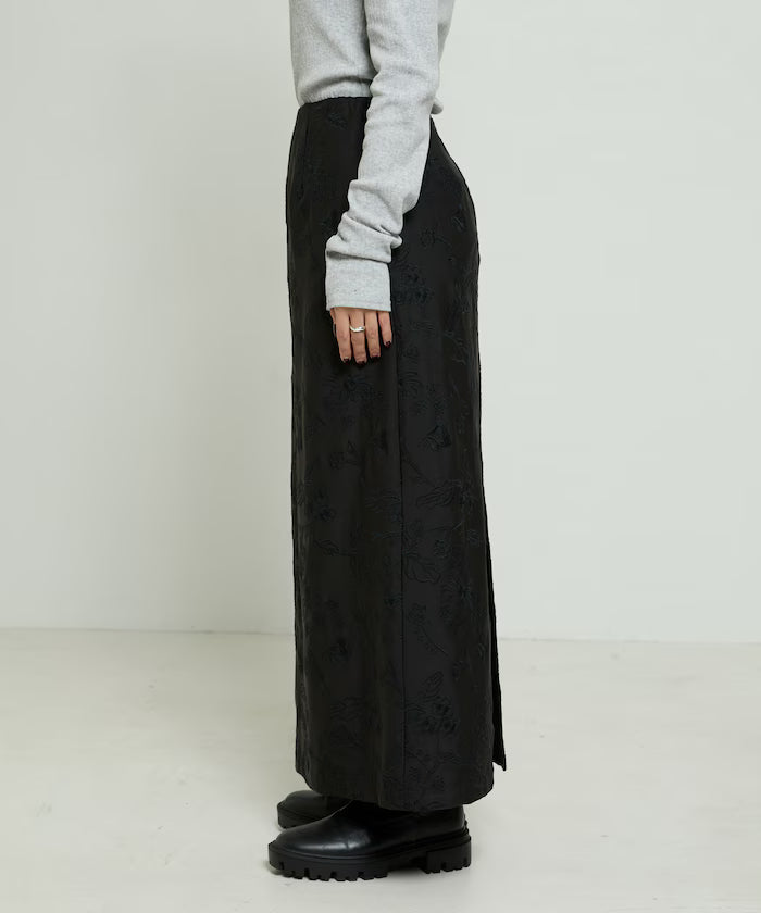 Flower Embroidery I-Line Easy Skirt