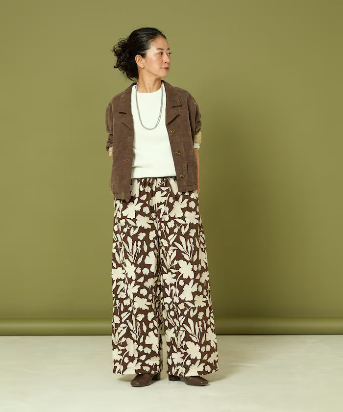 Monotone Embroidered Easy Pants