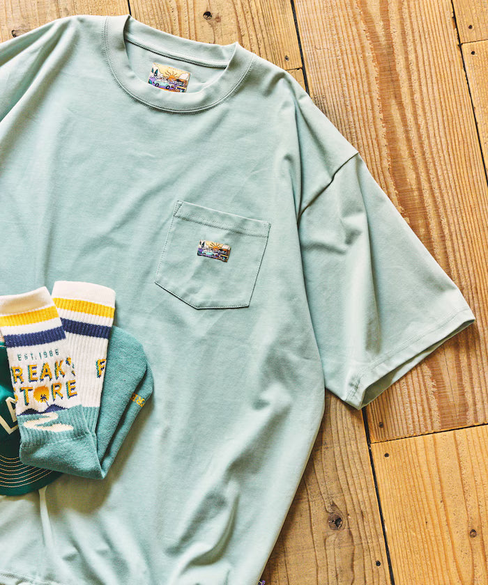 FREAK'S STORE for BEACH & FES Relax Fit One Point Logo Spindle Pocket T-shirt