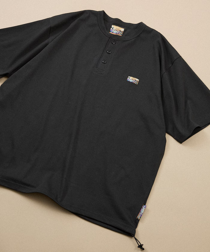 FREAK'S STORE for BEACH & FES Relax Fit One Point Logo Spindle Henley Neck T-Shirt