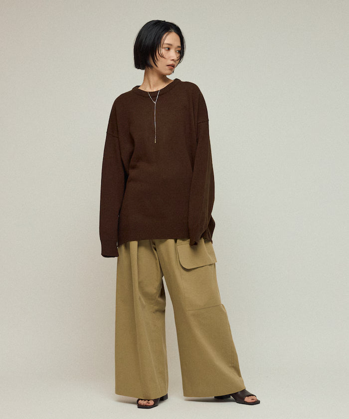 Sweat-like Lettered Knit / Jacquard Knit