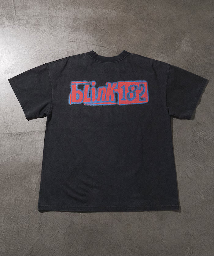 【EXCLUSIVE】BLINK182 alien print Tee / Blink 182 Alien Graphic Print Crew Neck T-Shirt
