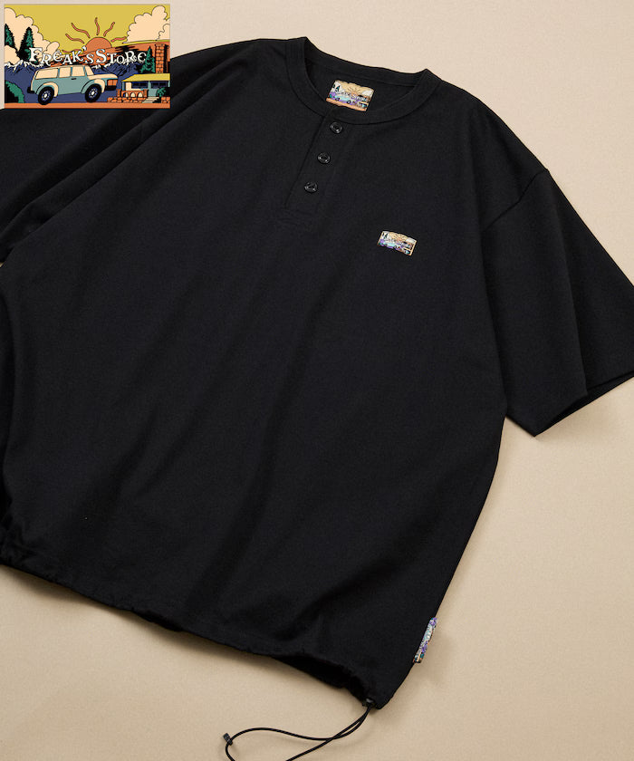 FREAK'S STORE for BEACH & FES Relax Fit One Point Logo Spindle Henley Neck T-Shirt - Black