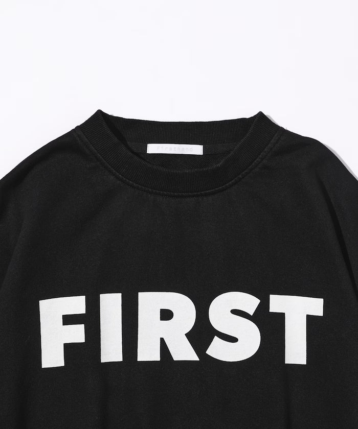 Front Print Crew Neck Sweat FIRST / Relaxed Fit