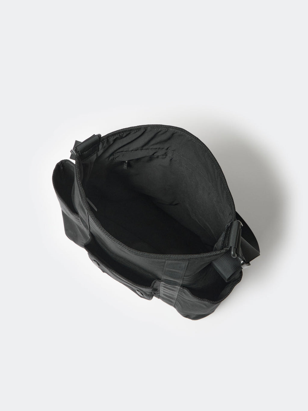 TECH REVERSIBLE ONE SHOULDER BAG
