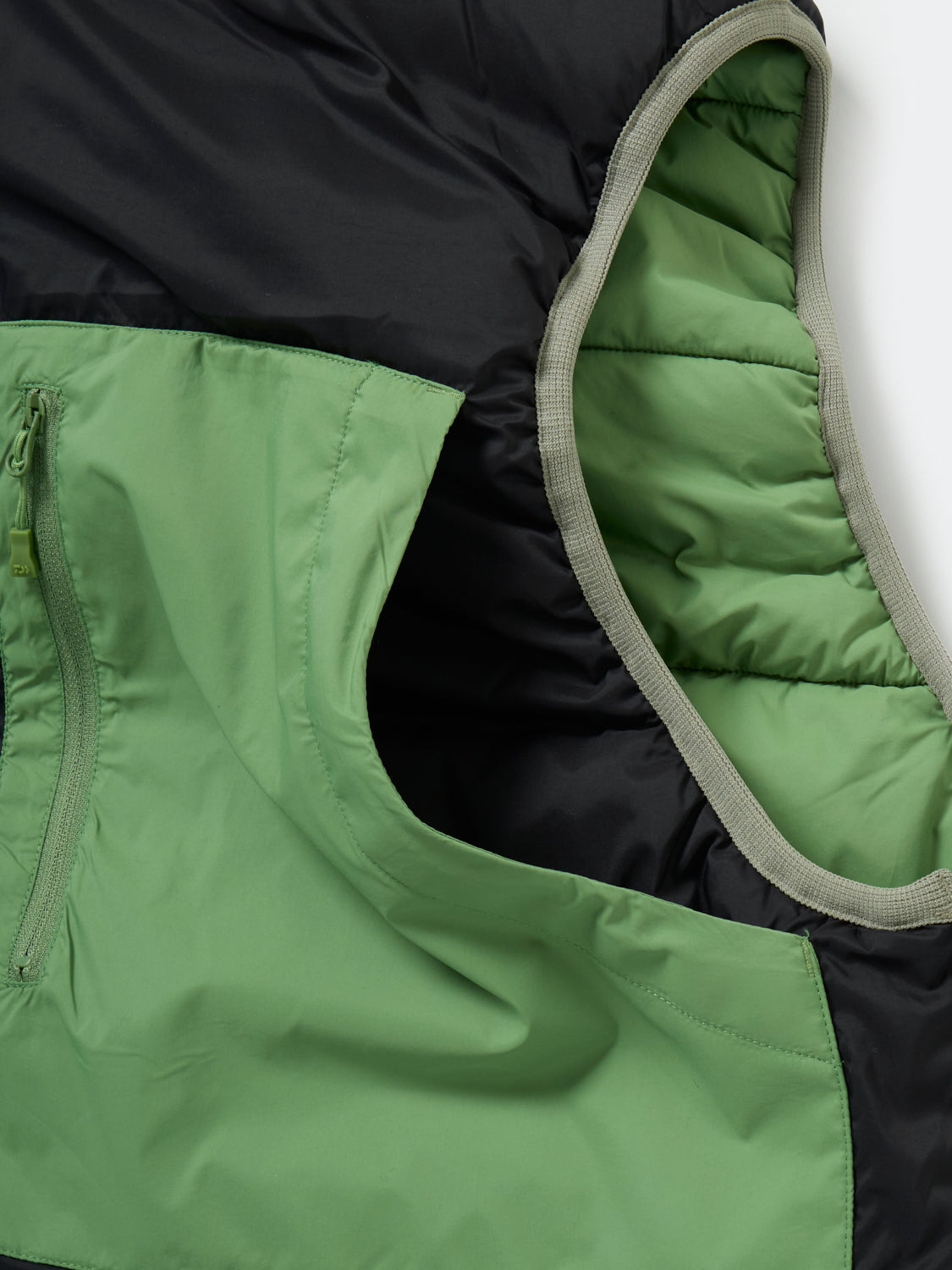 TECH REVERSIBLE CLIMBERS PUFF VEST