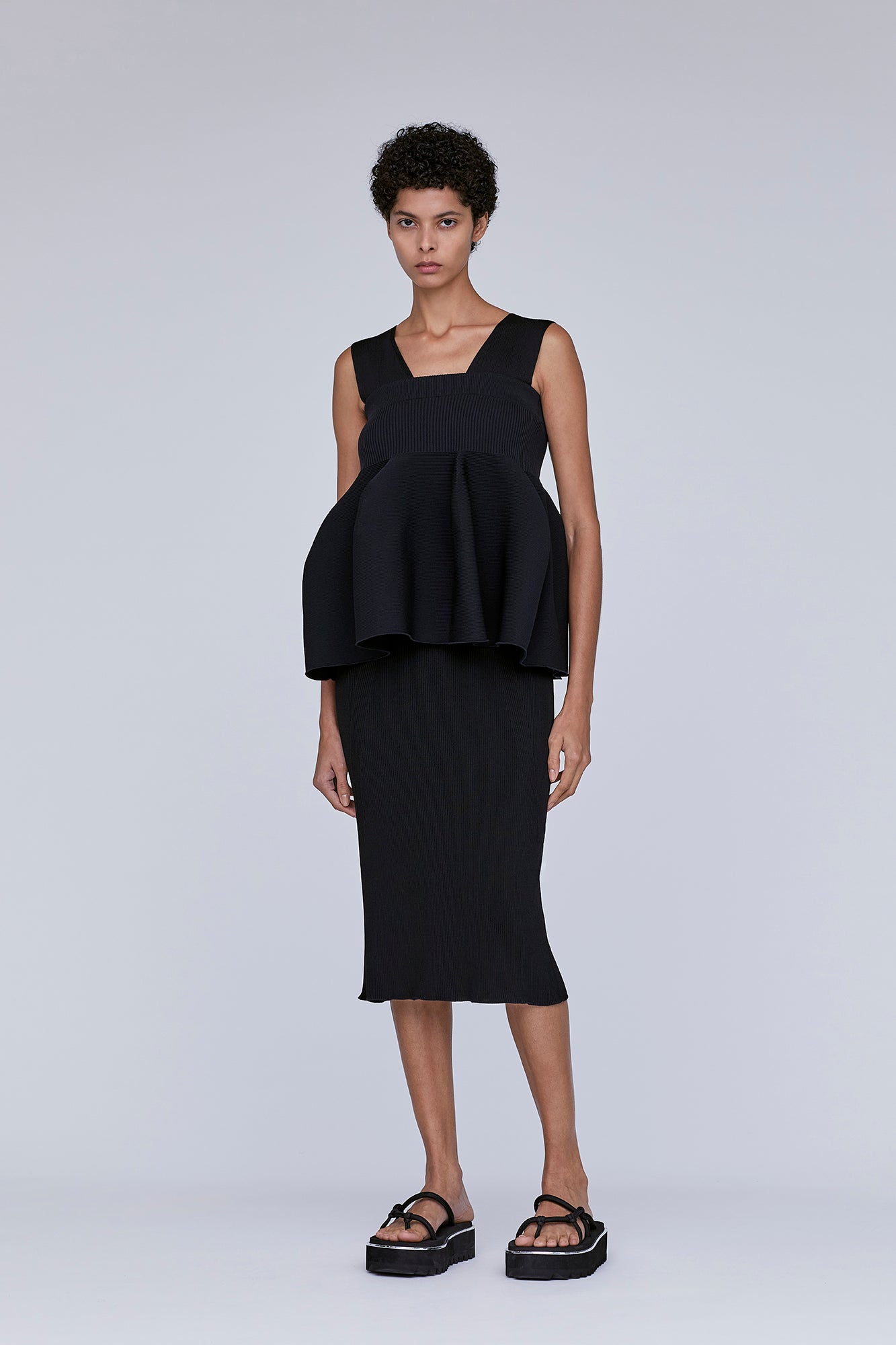 PORTRAIT V-NECK SLEEVELESS DRESS