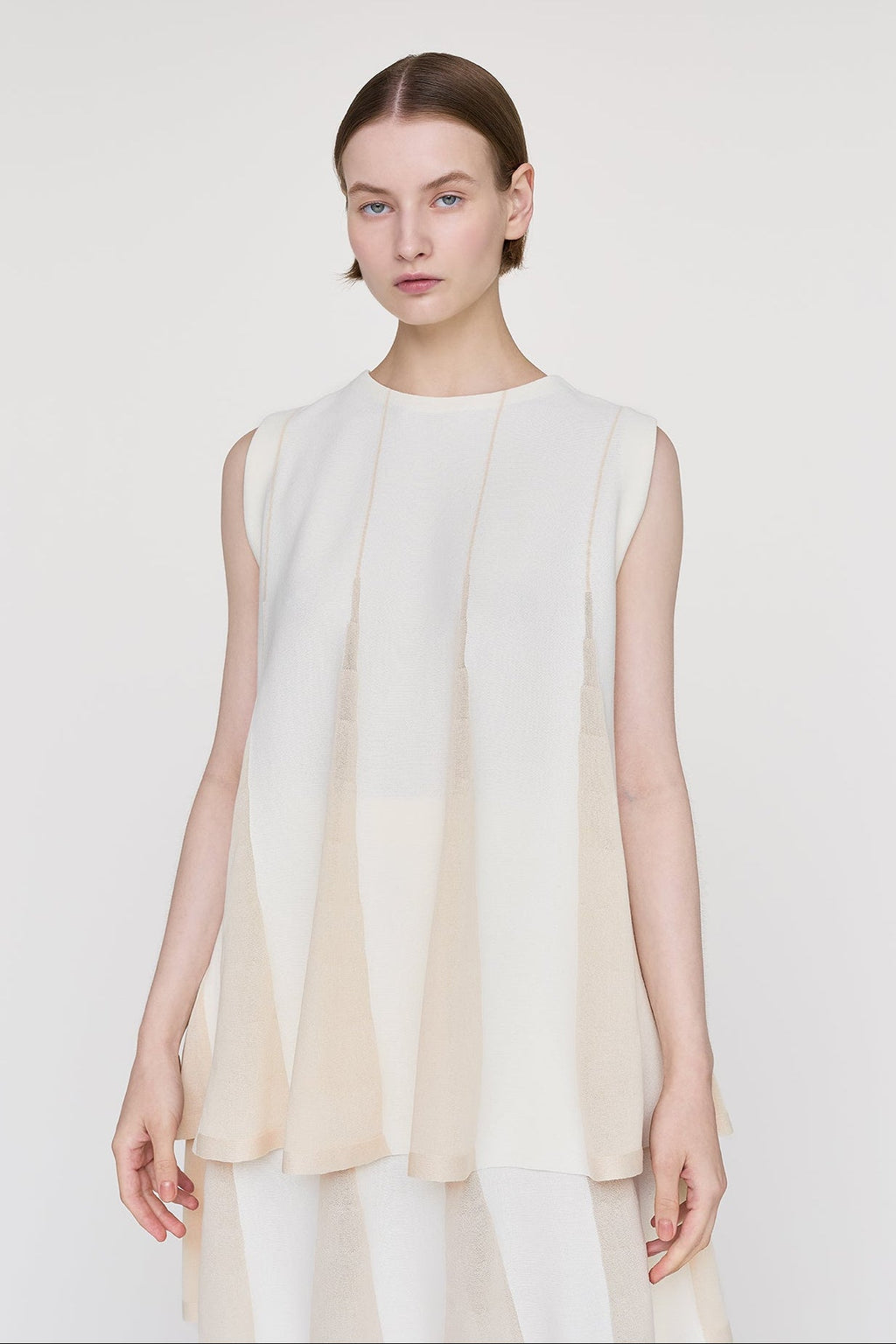 BAMBOO CONIC SLEEVELESS TOP