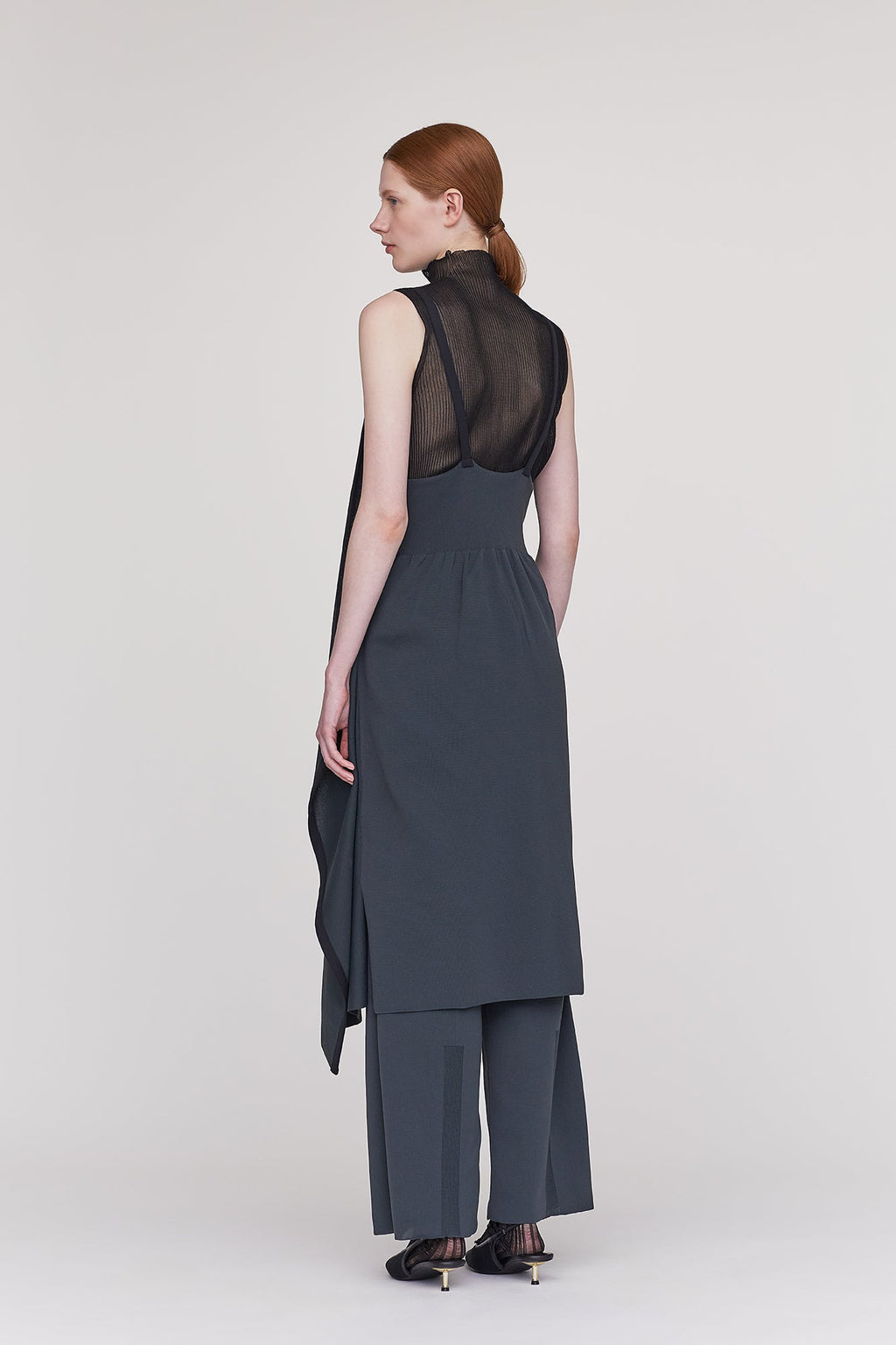 SOFT MILAN APRON ROUND DRESS