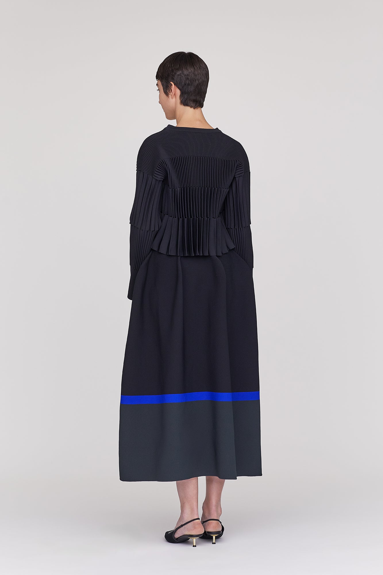 ACCORDION CROPPED CARDIGAN