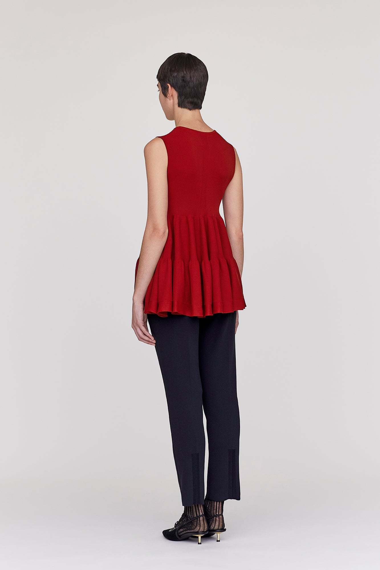 CASCADES SLEEVELESS TOP