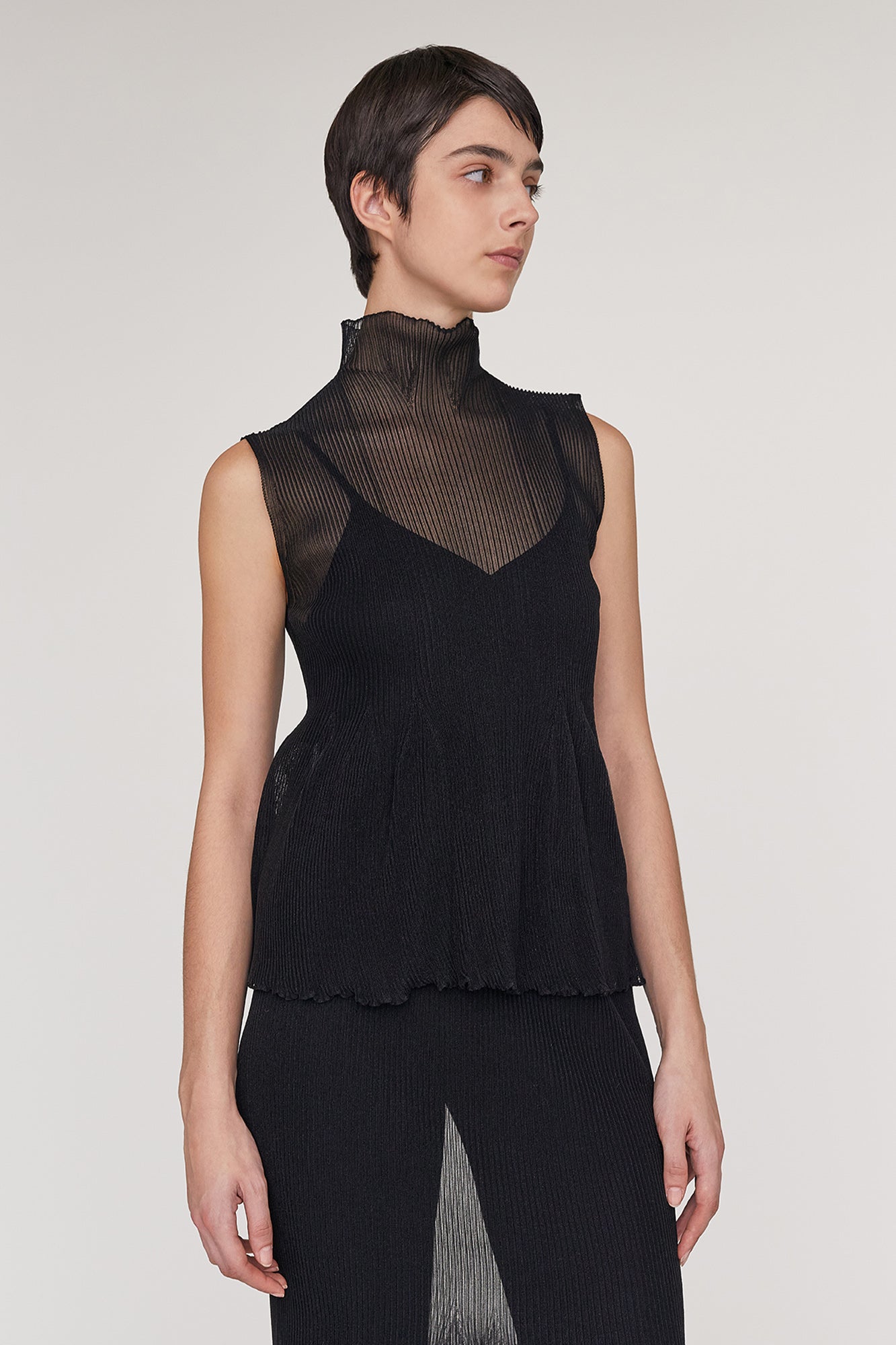 HYPHA LUCENT GLITTER SLEEVELESS TOP