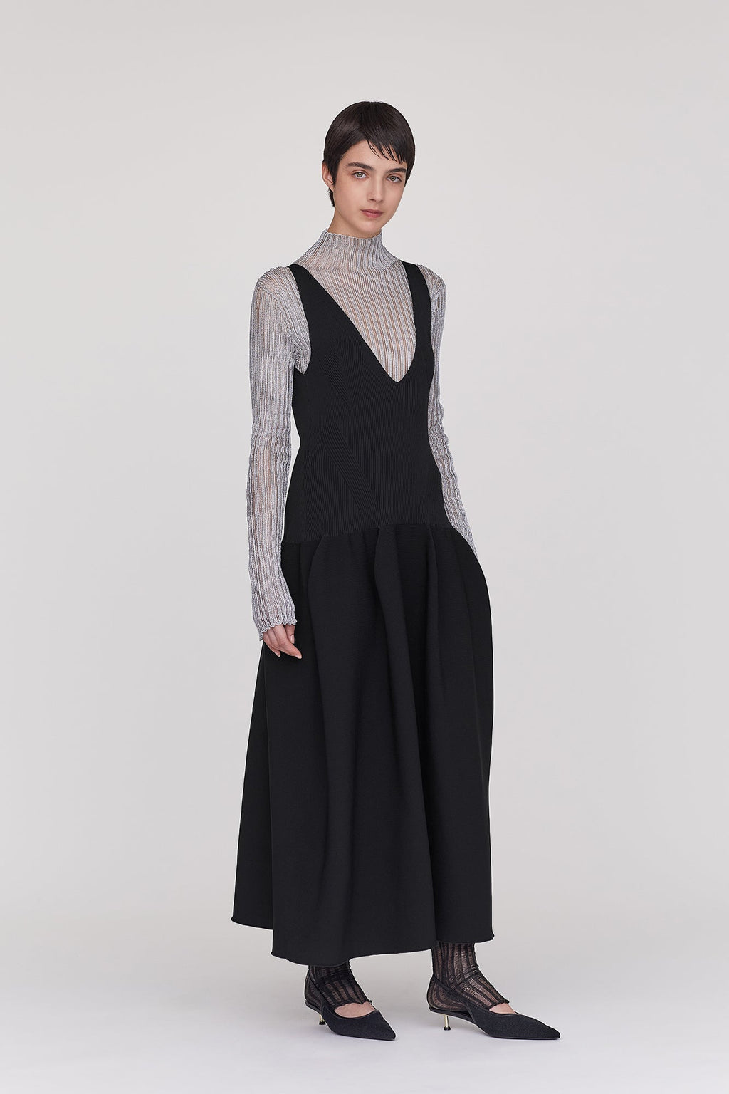 POTTERY V-NECK SLEEVELESS DRESS