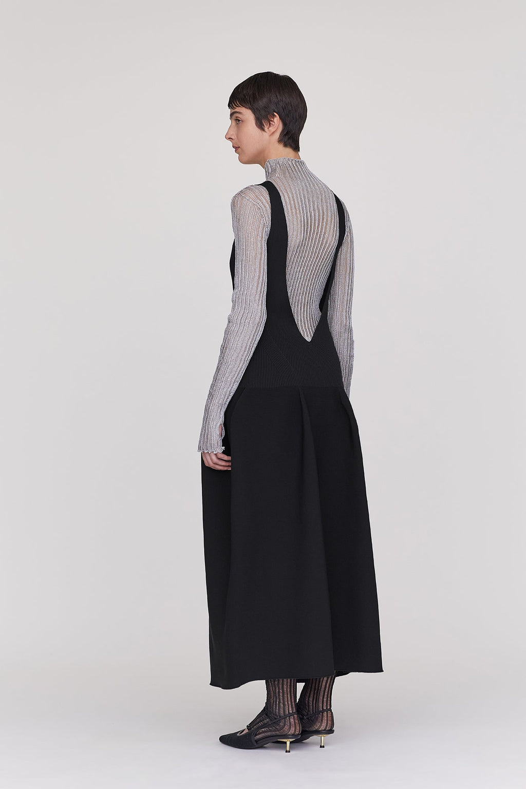 POTTERY V-NECK SLEEVELESS DRESS