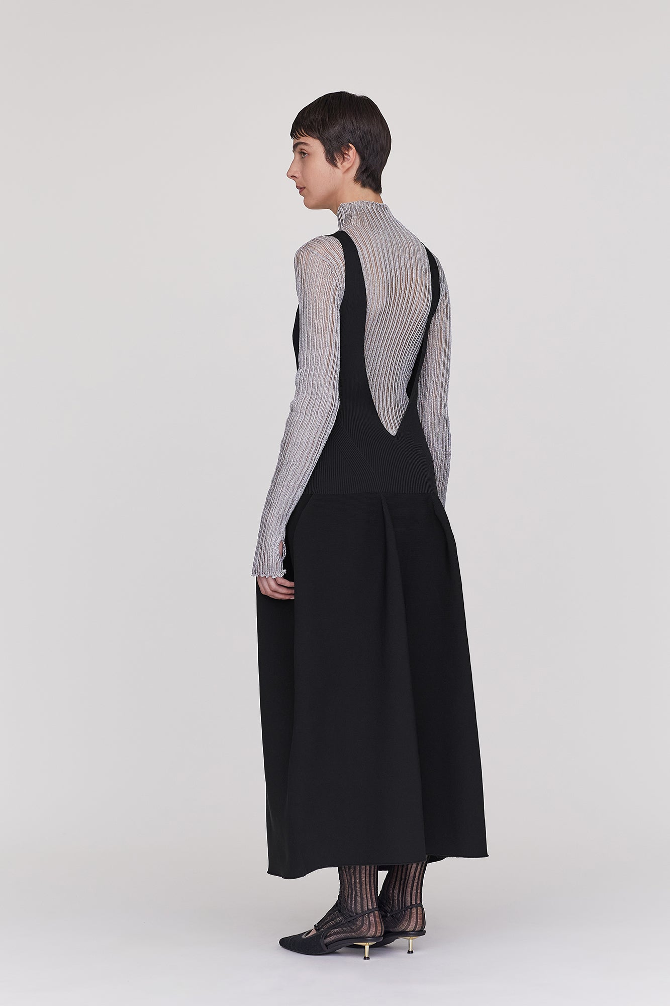 POTTERY V-NECK SLEEVELESS DRESS